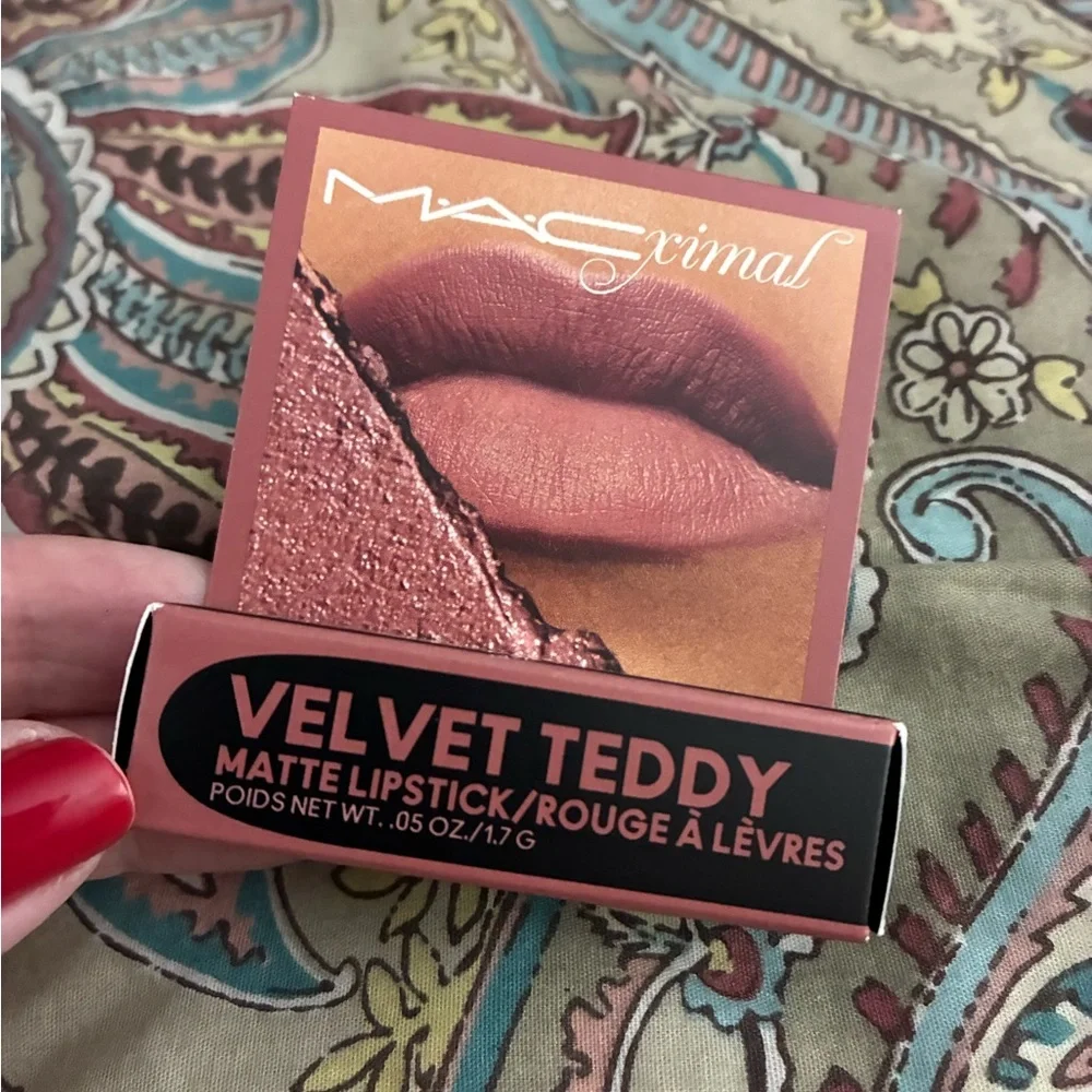 MAC Matte Lipstick in Velvet Teddy
